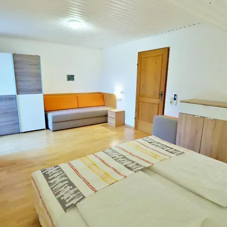Peter Apartment *
