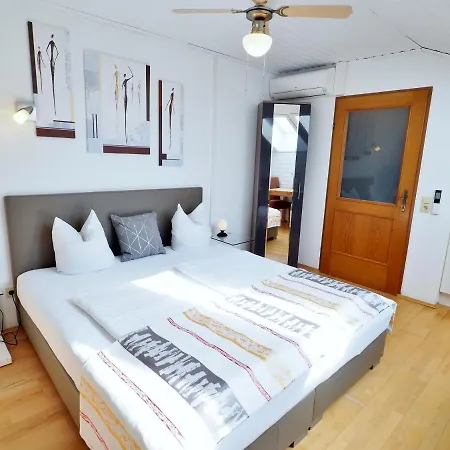 Peter Apartment *